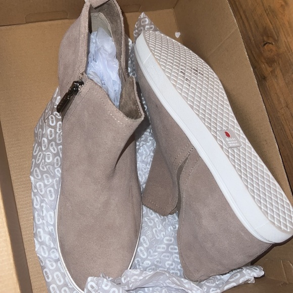 New Blondo WATERPROOF Leather size 9.5 - Picture 2 of 5